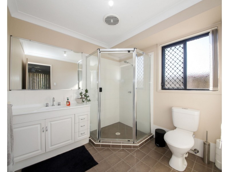 8 Paulette Court, Cashmere QLD 4500