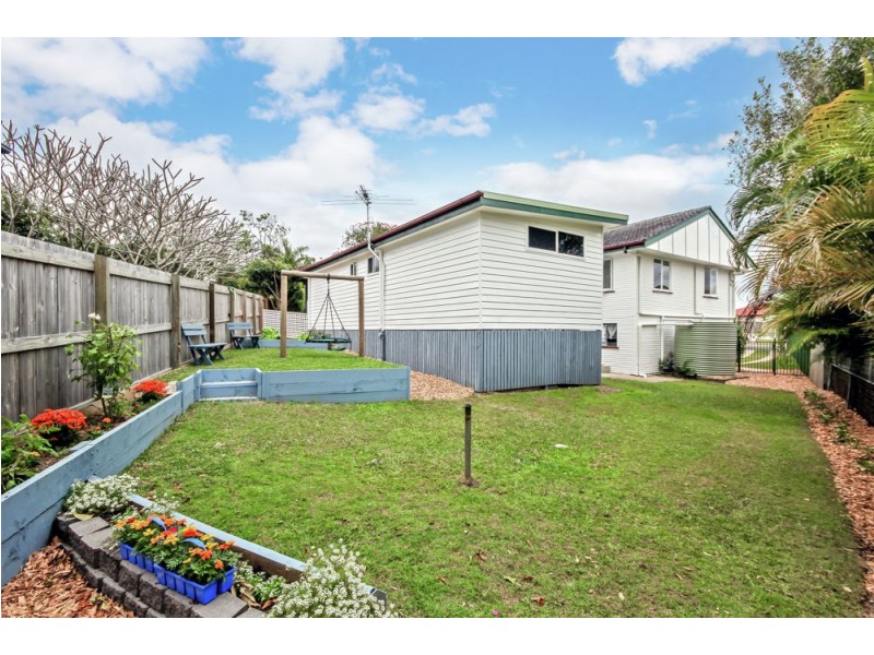24 Decker Street, Chermside West QLD 4032