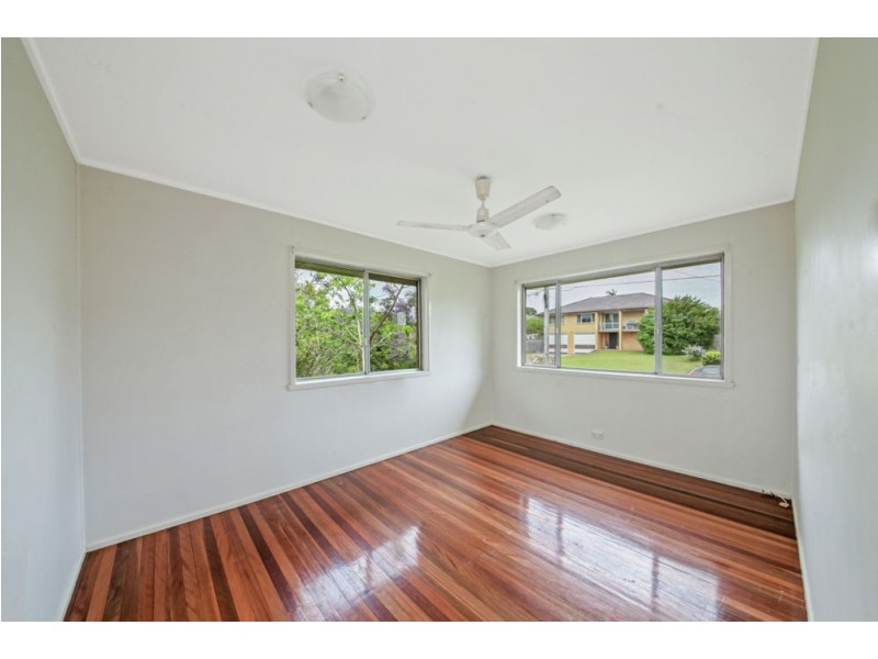 11 Leeside Street, Aspley QLD 4034