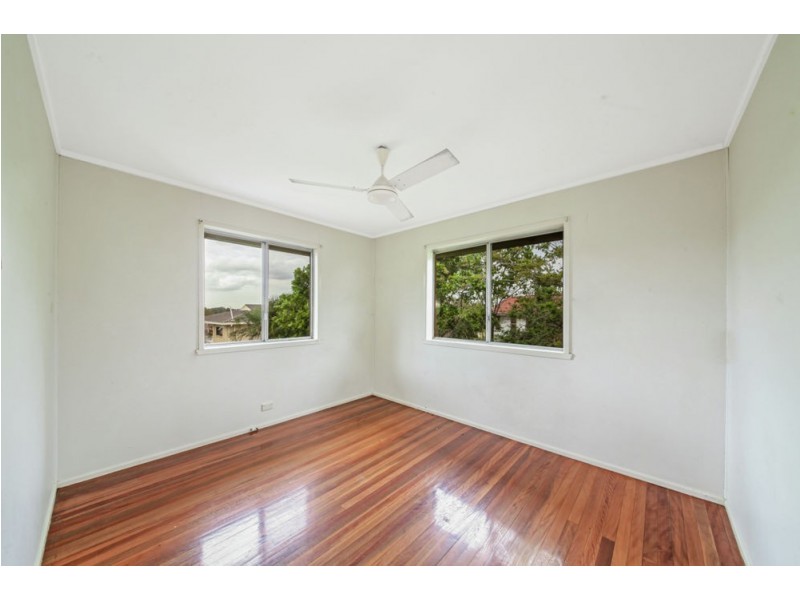 11 Leeside Street, Aspley QLD 4034