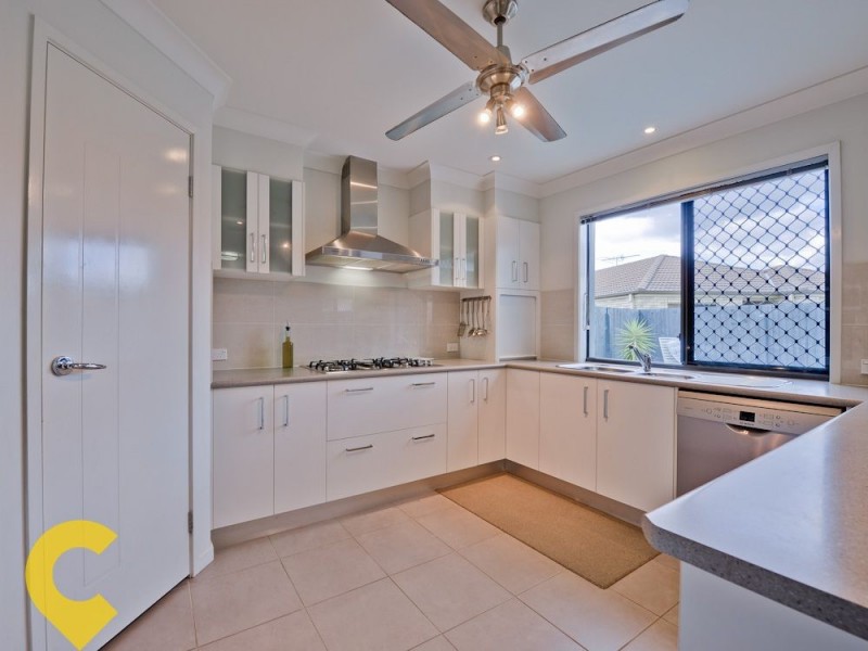 11 Petrie Crescent, Aspley QLD 4034