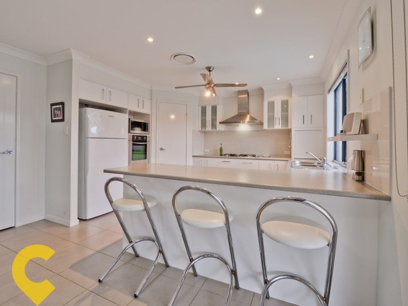 11 Petrie Crescent, Aspley QLD 4034