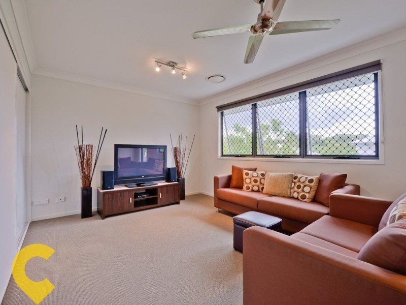 11 Petrie Crescent, Aspley QLD 4034