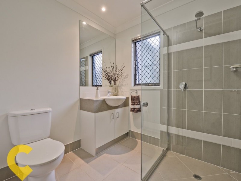 11 Petrie Crescent, Aspley QLD 4034