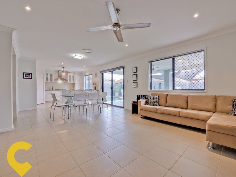 11 Petrie Crescent, Aspley QLD 4034