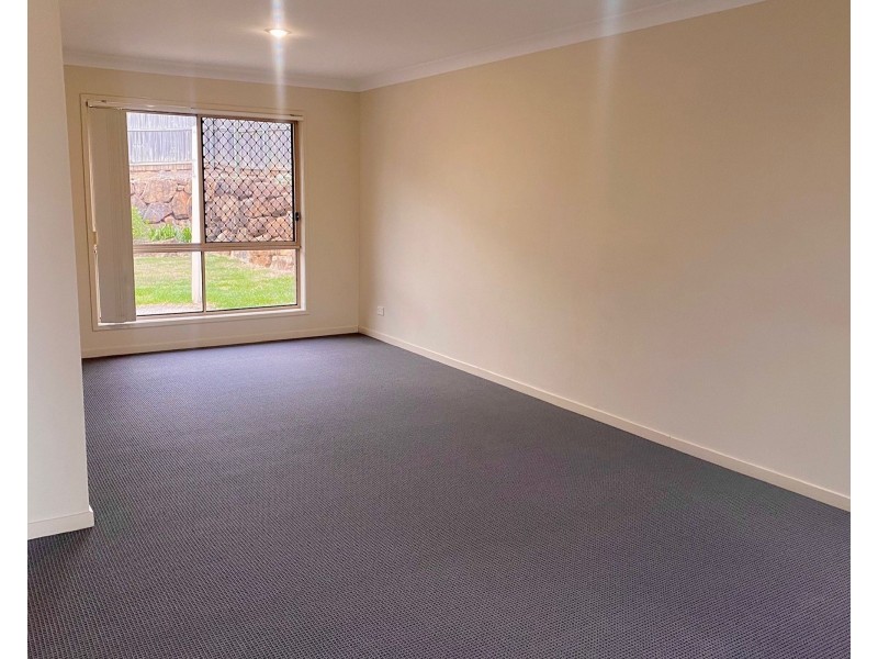 9 Hillary Drive, Warner QLD 4500