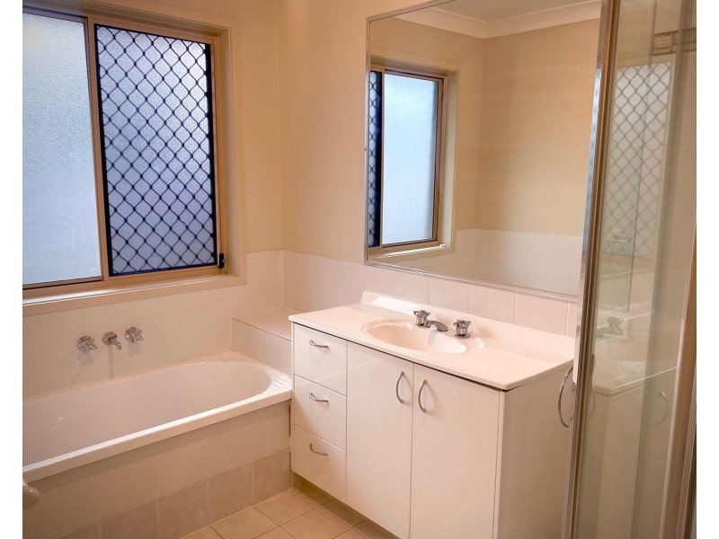 9 Hillary Drive, Warner QLD 4500