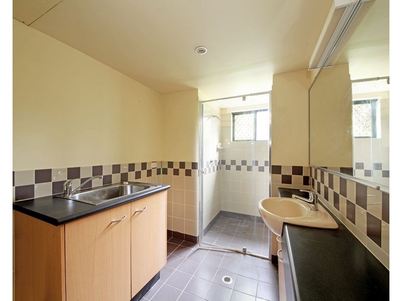 1/42 Hilltop Avenue, Chermside QLD 4032