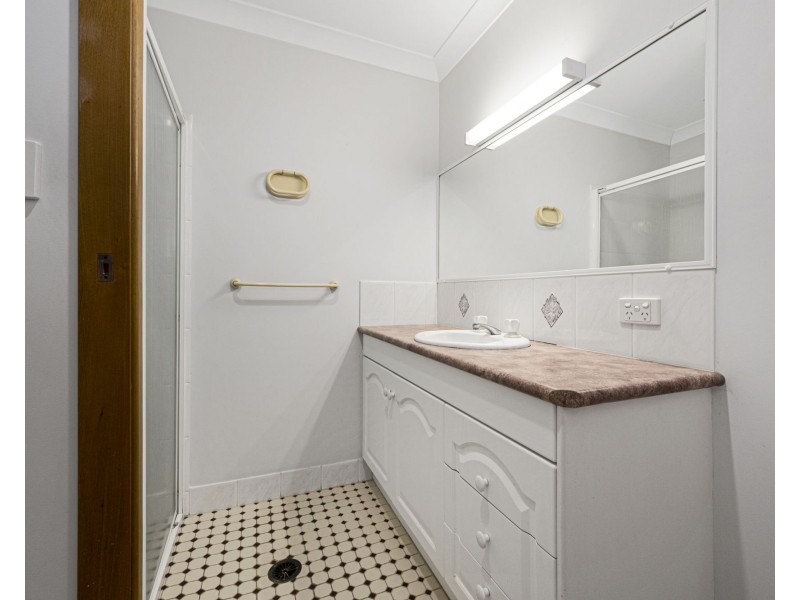 2 Murphy Street, Scarborough QLD 4020