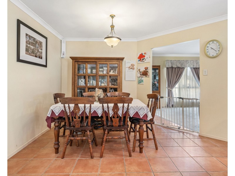 8 Princeton Court, Fitzgibbon QLD 4018