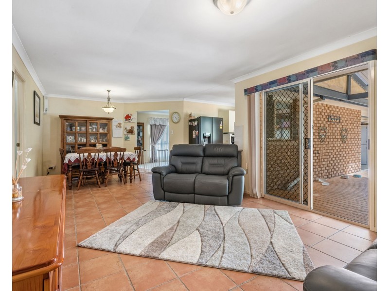 8 Princeton Court, Fitzgibbon QLD 4018