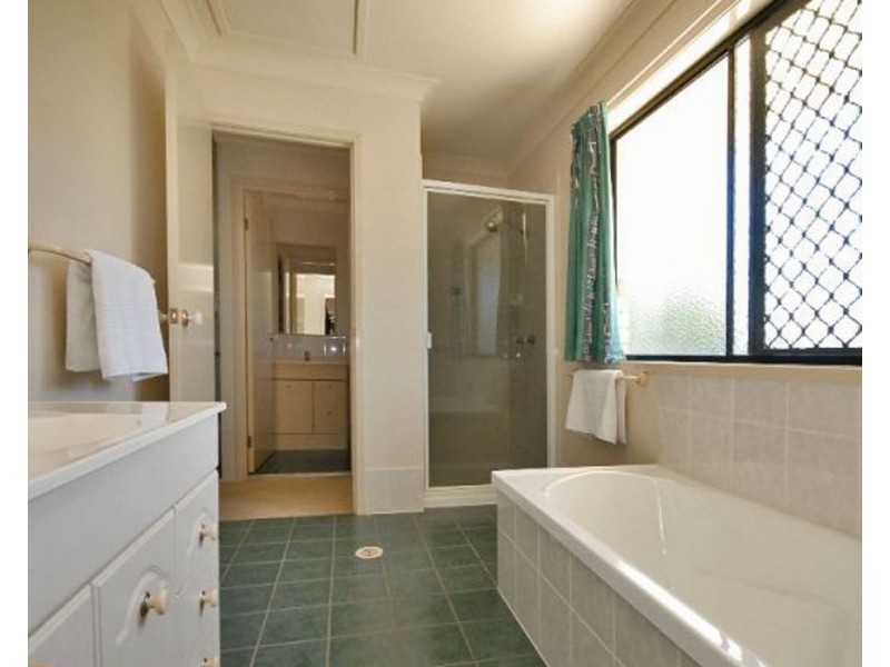 42 Glen Kedron Lane, Kedron QLD 4031