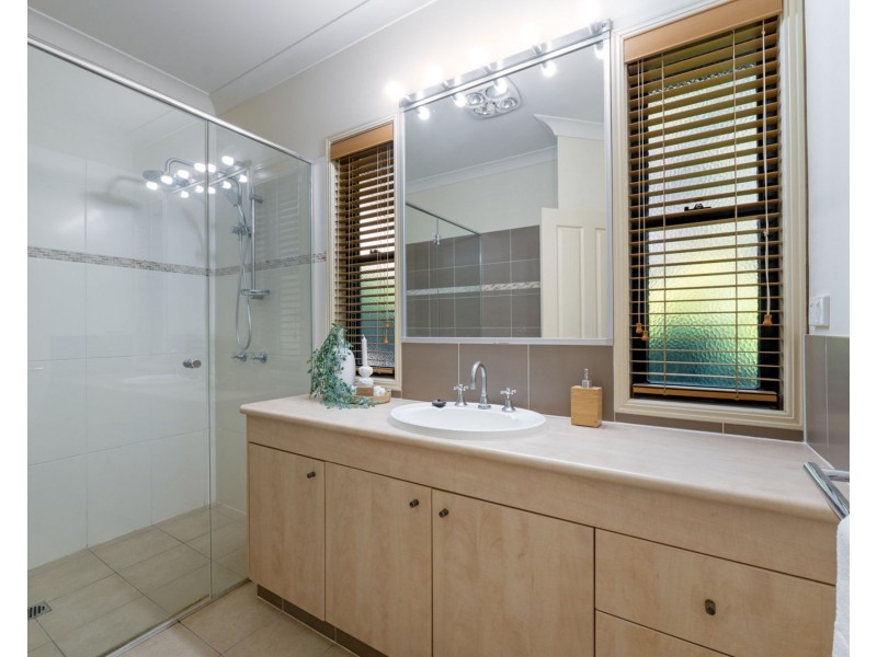 4 Moogerah Court, Albany Creek QLD 4035