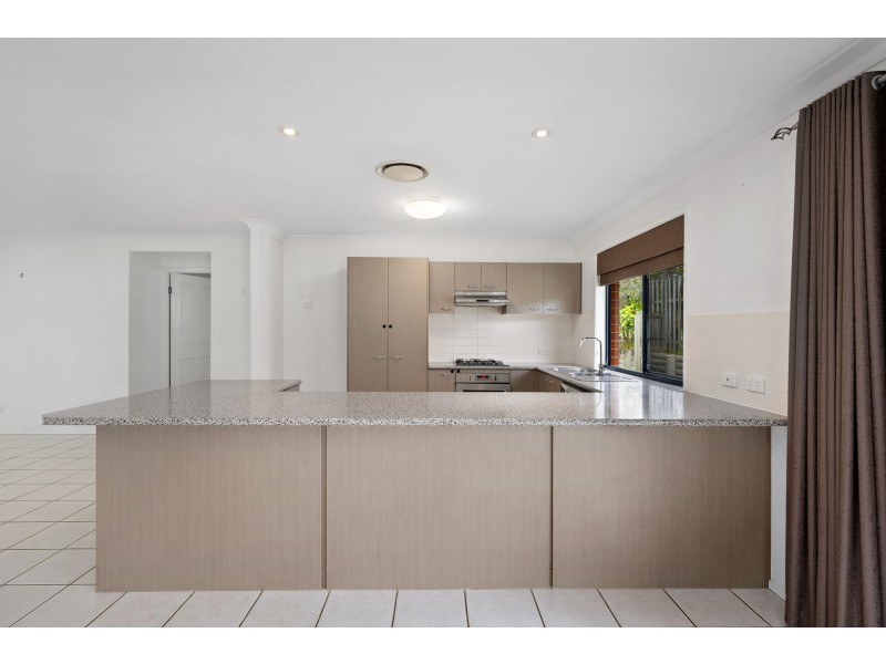4 Winzear Drive, Kallangur QLD 4503
