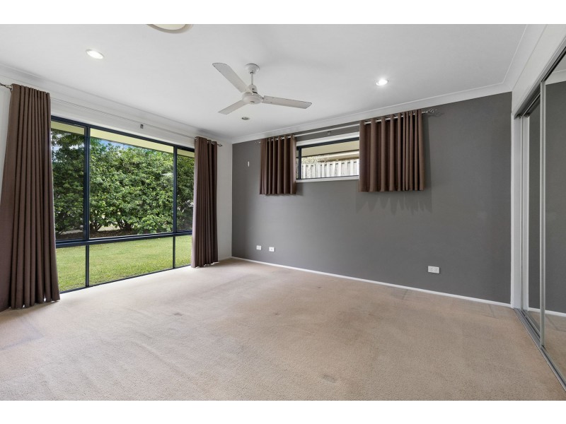 4 Winzear Drive, Kallangur QLD 4503