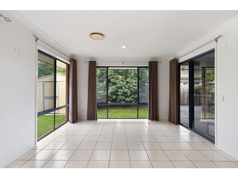 4 Winzear Drive, Kallangur QLD 4503