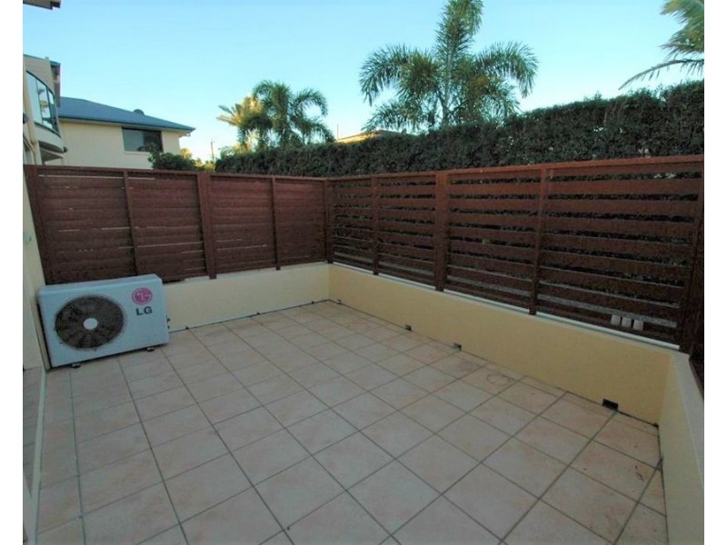 1/8 Langdon Avenue, Margate QLD 4019