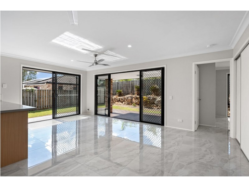 3 Sapphire Close, Griffin QLD 4503