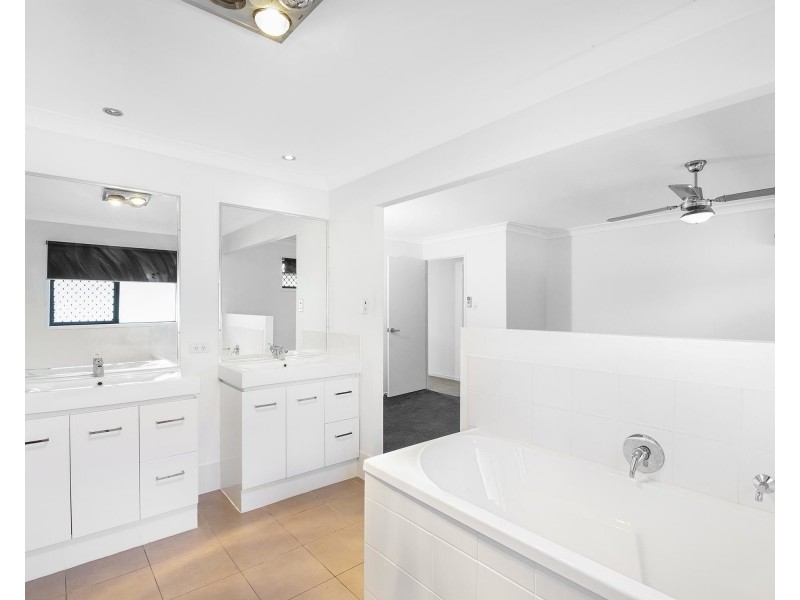 18 Ponting Place, Bracken Ridge QLD 4017