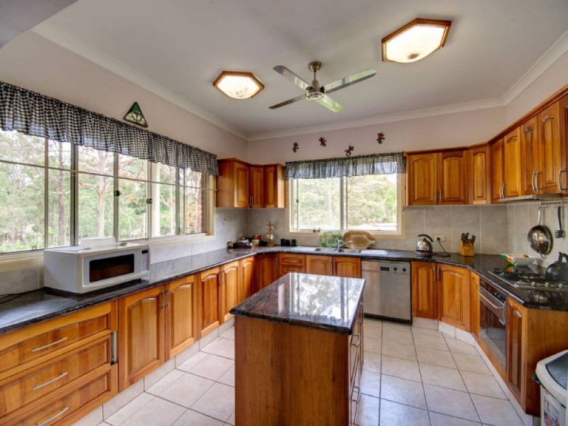 6 Gibson Court, Cashmere QLD 4500