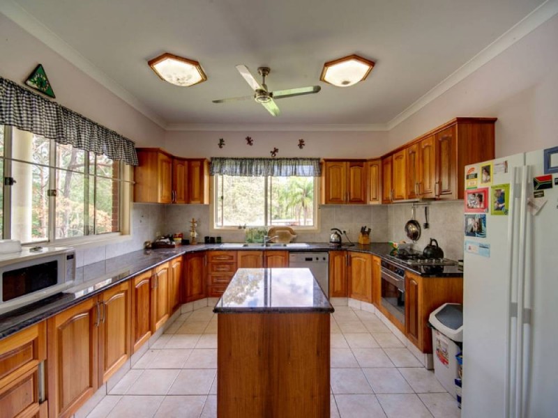 6 Gibson Court, Cashmere QLD 4500