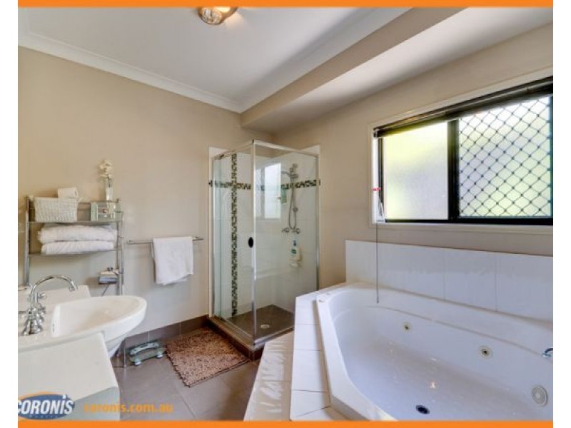 8 Katelyn Court, Cashmere QLD 4500