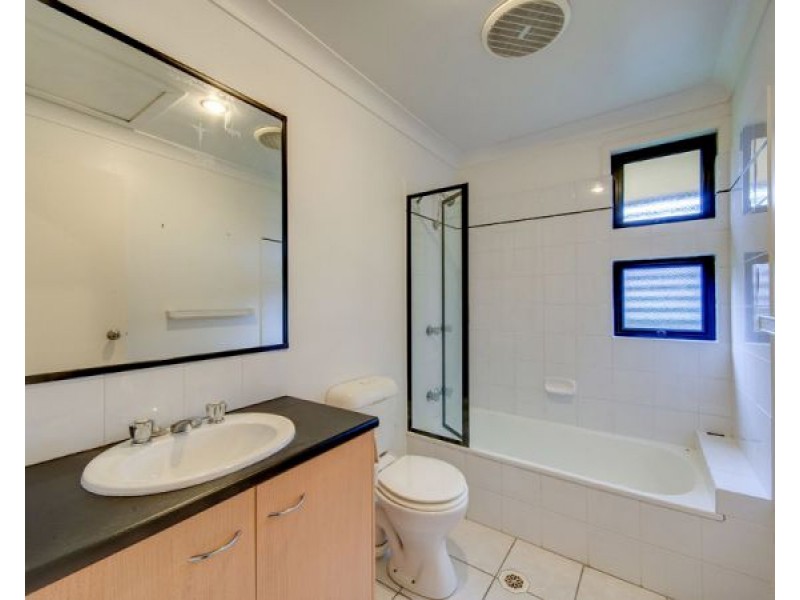 2/105 Hall Street, Alderley QLD 4051