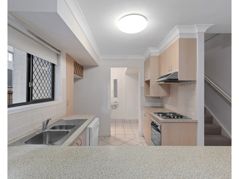 8/23 Kingsmill St, Chermside QLD 4032