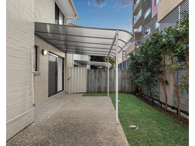 8/23 Kingsmill St, Chermside QLD 4032
