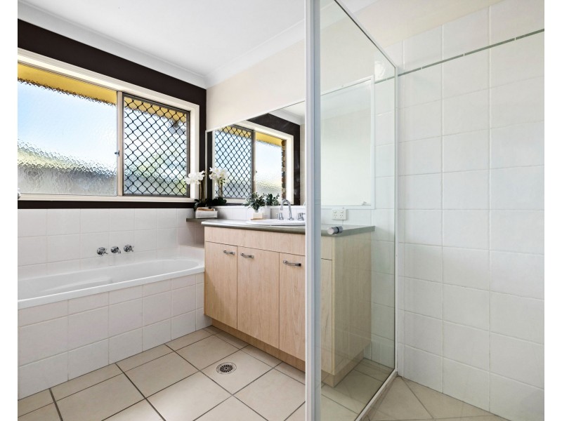 8 Chamberlain Place, Bracken Ridge QLD 4017