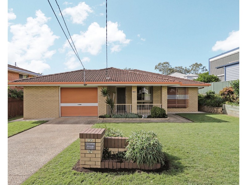 235 Brighton Road, Sandgate QLD 4017