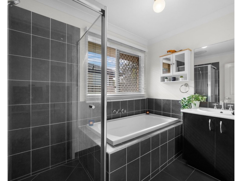 40 Kidston Crescent, Warner QLD 4500