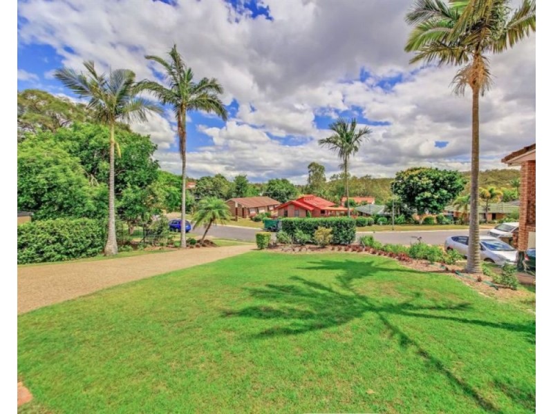 133 Sapphire Street, Holland Park QLD 4121