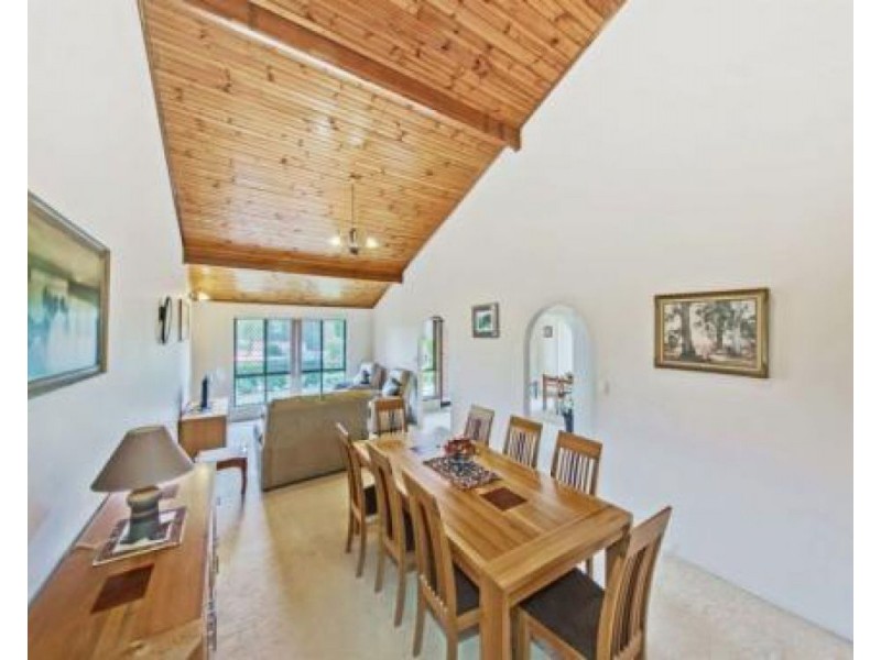 133 Sapphire Street, Holland Park QLD 4121