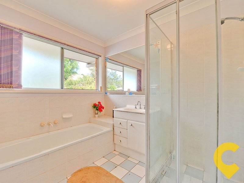 455 Broadwater Road, Mansfield QLD 4122