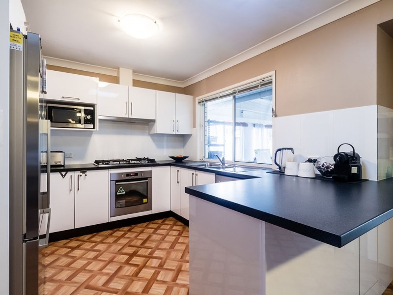 4 Lanjak Place, Tanah Merah QLD 4128
