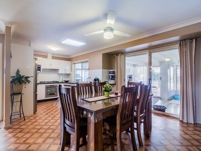 4 Lanjak Place, Tanah Merah QLD 4128