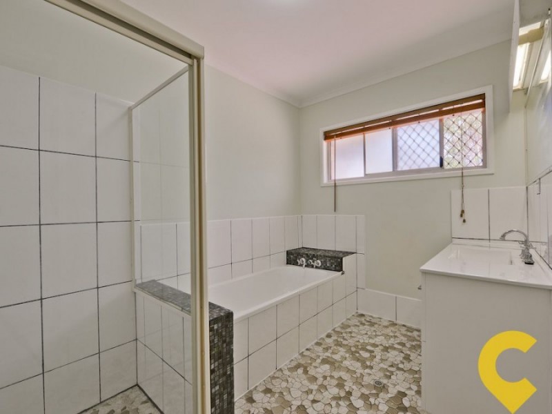 1023 Creek Road, Carindale QLD 4152