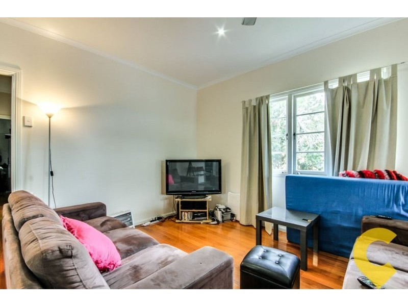 112 Oates Ave, Holland Park QLD 4121