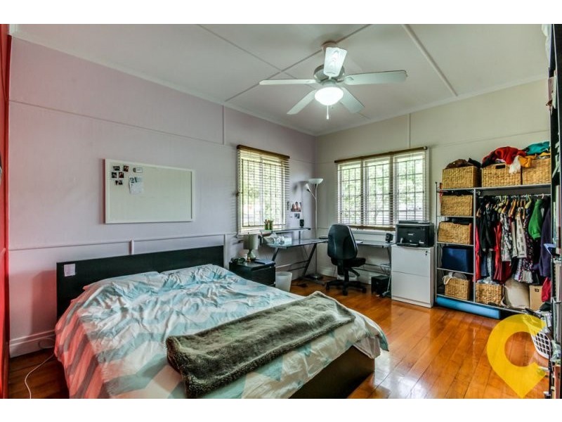 112 Oates Ave, Holland Park QLD 4121