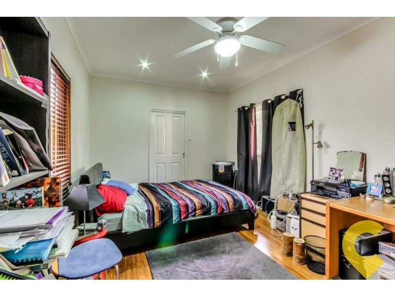 112 Oates Ave, Holland Park QLD 4121