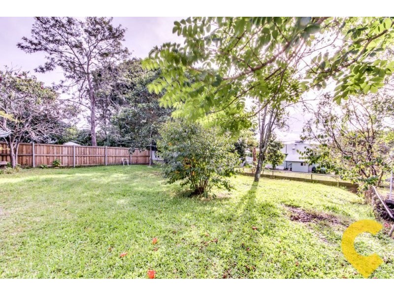 112 Oates Ave, Holland Park QLD 4121