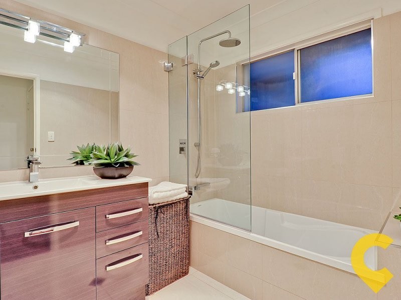 92 Cambridge Street, Carina Heights QLD 4152