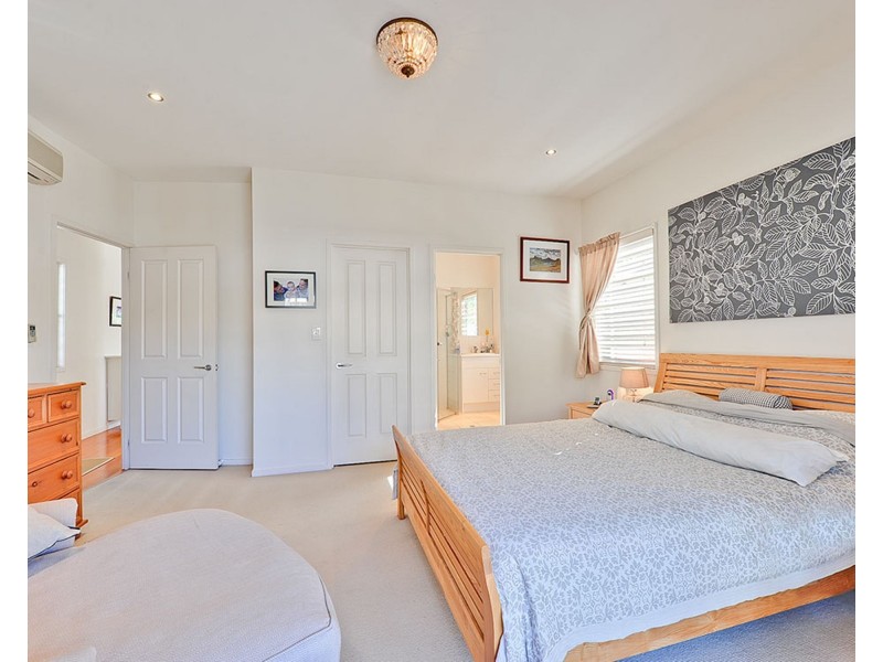 20 Eva Street, Red Hill QLD 4059