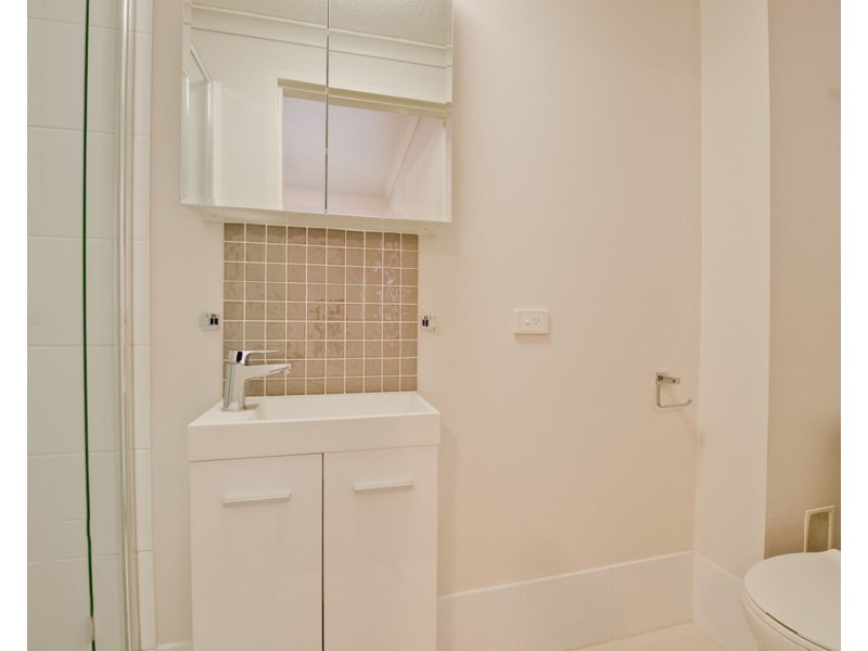 2/282 Cavendish Road, Coorparoo QLD 4151