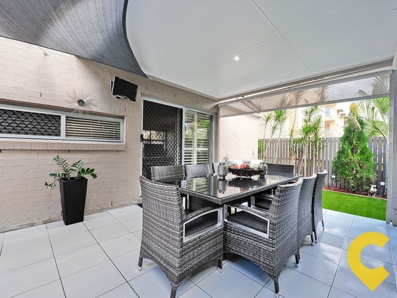 2/64 Kitchener Street, Coorparoo QLD 4151