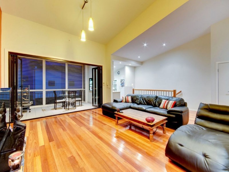 8/4 Kates Street, Morningside QLD 4170