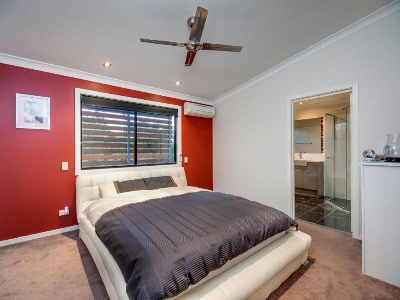 8/4 Kates Street, Morningside QLD 4170