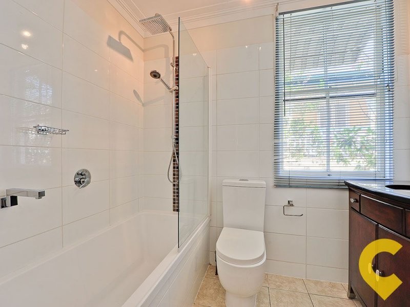 13 Faversham Street, Woolloongabba QLD 4102