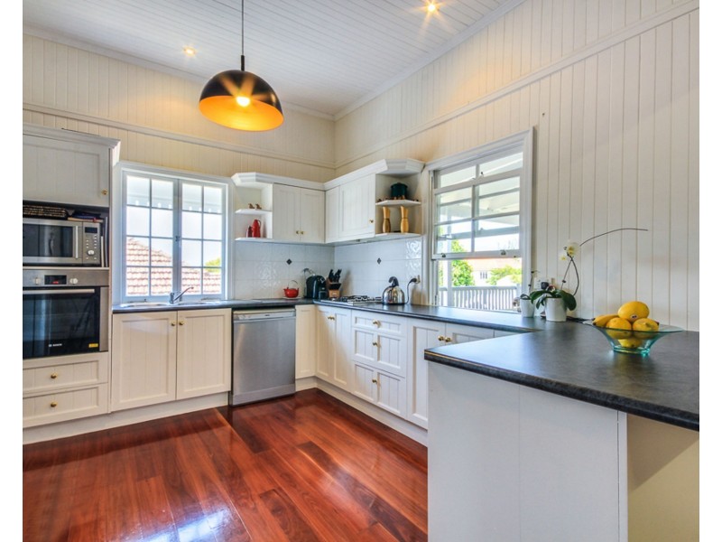 11 Margaret Street, Camp Hill QLD 4152